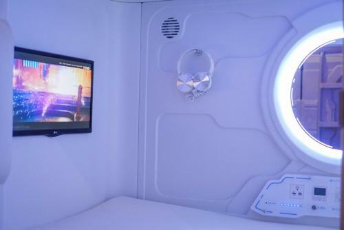 Albergue The Capsule Malioboro
