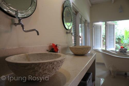 Deluxe Central Private Pool Villa (couple - 2 Persons)