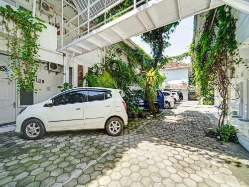 Hotel Oyo 90496 Izzi Ekslusif