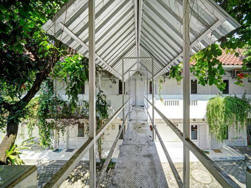 Hotel Oyo 90496 Izzi Ekslusif