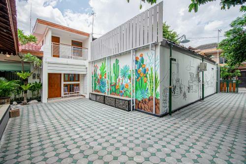 Hostal Roemah Noni Macanan