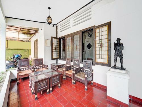Oyo 90676 Oryza Hotel