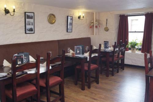 The Robertson Arms Hotel