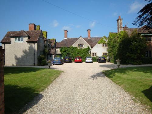 Hostal Little Court