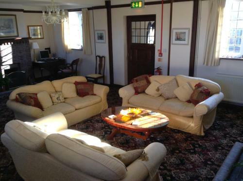 Hostal Little Court