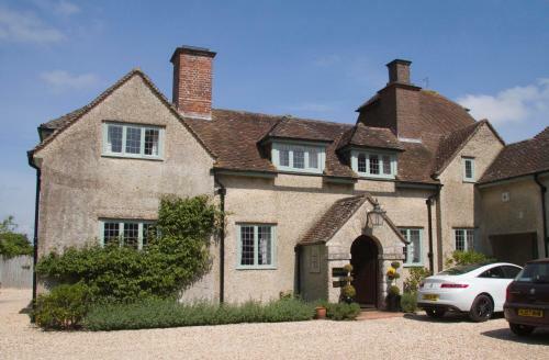 Hostal Little Court