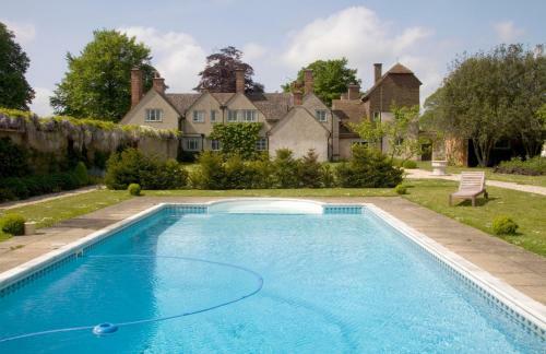 Hostal Little Court