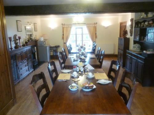 Oakenholt Farm Bed And Breakfast
