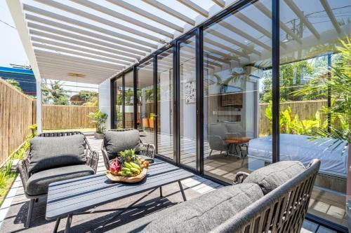 Villa Smart Home Apartment