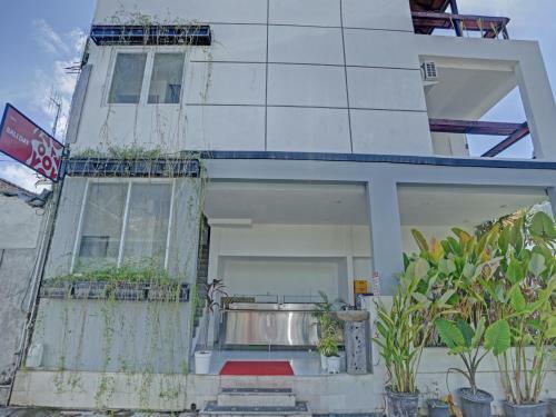 Hotel Oyo 90814 Bali Day
