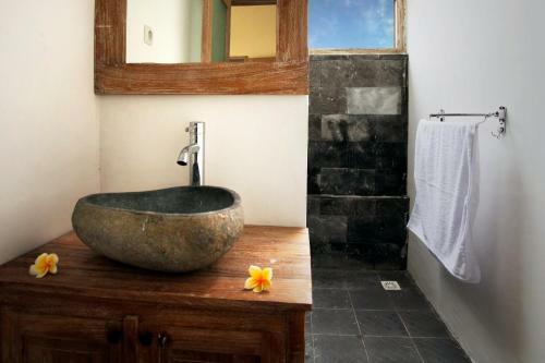 Bali Sunshine Homestay And Art Gallery
