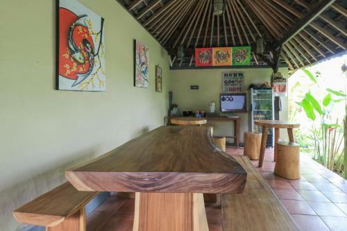 Bali Sunshine Homestay And Art Gallery