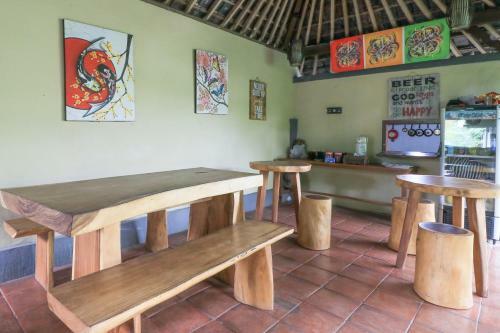 Bali Sunshine Homestay And Art Gallery