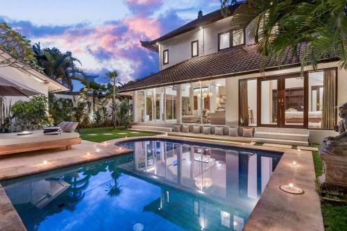 Villa New York - 4 Bdr Pool Luxury Villa, Next To The Forge Bali