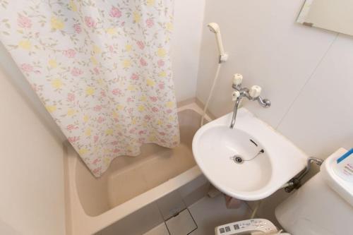 Shinjuku Apartment 102