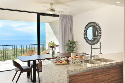 Apartamento Large Private Rooftop! Chic Ocean View Penthouse
