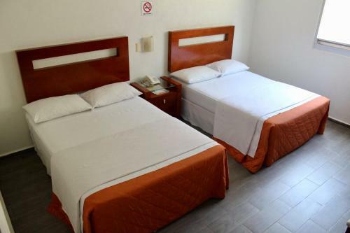 Hi Huasteca Inn Hotel