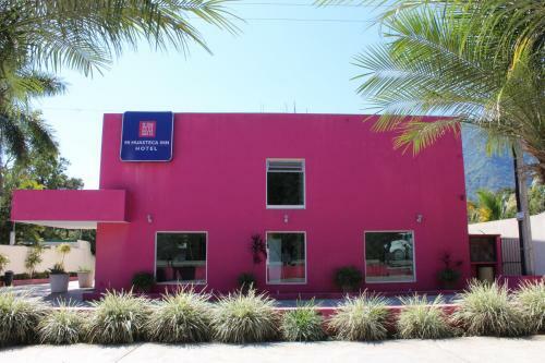 Hi Huasteca Inn Hotel