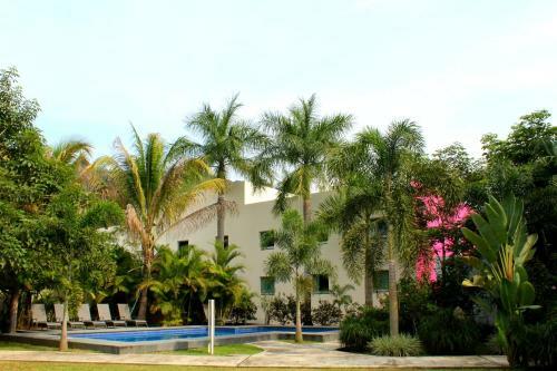 Hi Huasteca Inn Hotel