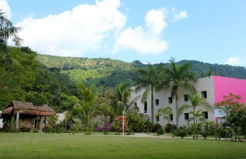 Hi Huasteca Inn Hotel