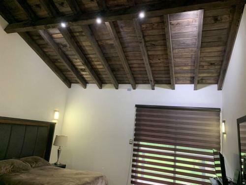 Casa Con Dise�o Minimalista En Xalapa-ver.