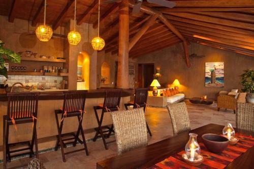 Casamar, Beach Front Estate On Troncones Point