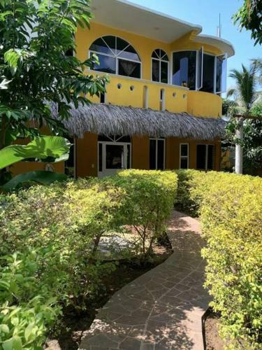 3 Br Apartment 300 Mts From The Beach In La Punta Zicatela