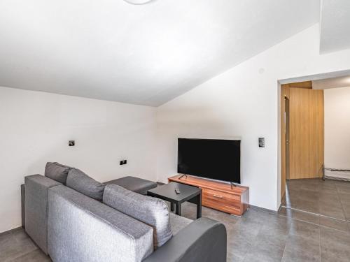 Apartment Top 5