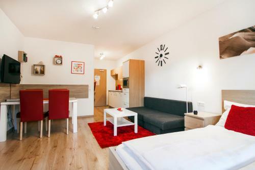 Oscar & Sons Apartments