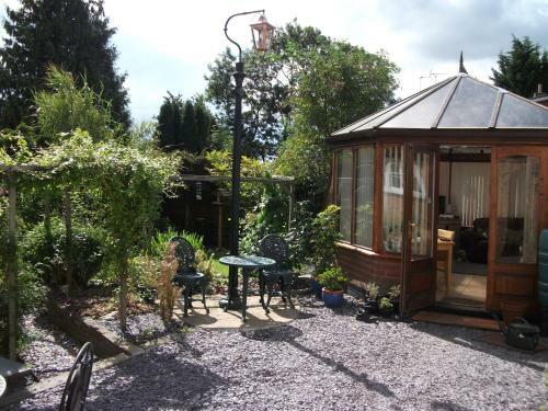 Holly Tree Cottage Bed And Breakfast