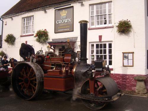 Posada The Crown Aldbourne