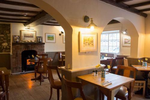Posada The Crown Aldbourne