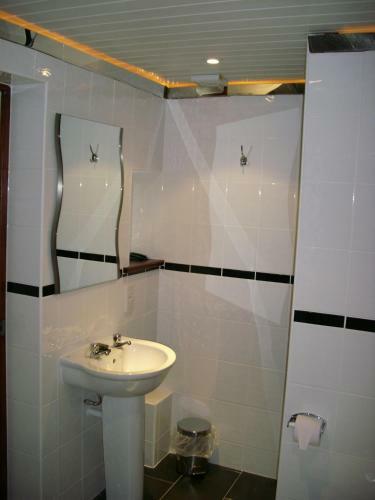 Hostal Undercliff Guest House