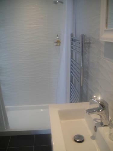 Hostal Undercliff Guest House