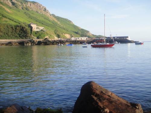 Hostal Undercliff Guest House