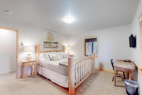 White Cloud House #523