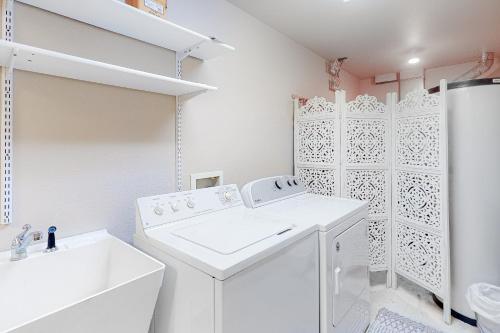 White Cloud House #523