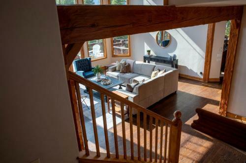 Zendo - Serene Mountain Abode W Hot Tub & Views