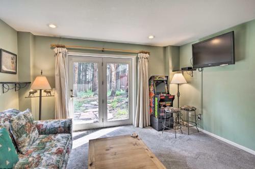 Spacious Breck Townhome - Walk To Ski Shuttle