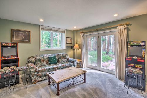 Spacious Breck Townhome - Walk To Ski Shuttle