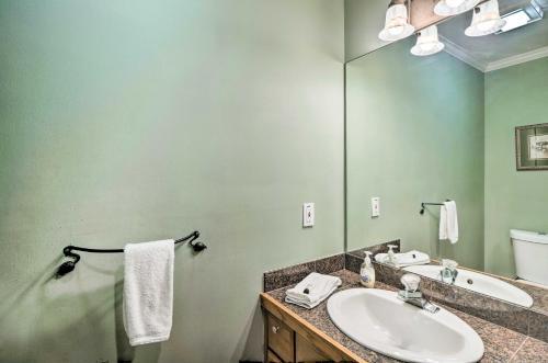 Spacious Breck Townhome - Walk To Ski Shuttle