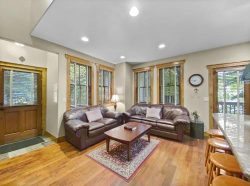 Ridge Street Chalet B Townhouse