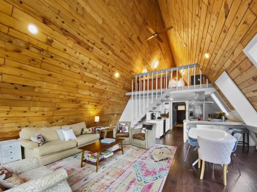 Vacay - Frame Home