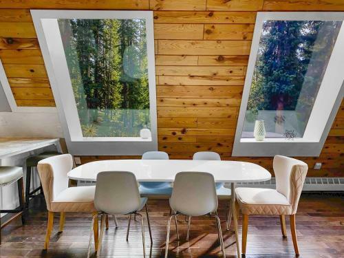 Vacay - Frame Home
