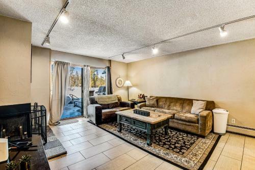 Claimjumper Condo Unit 23