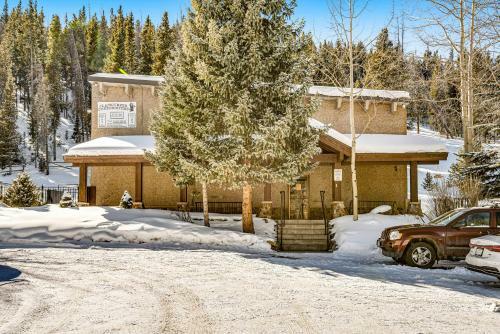Claimjumper Condo Unit 23