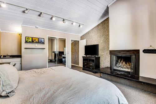 Claimjumper Condo Unit 23