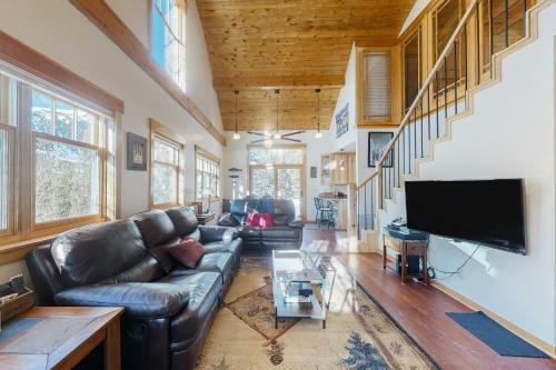 Hoosier Ridge Retreat