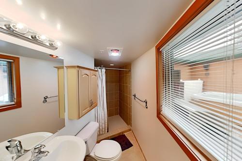 Retro Chic Roundhouse Retreat