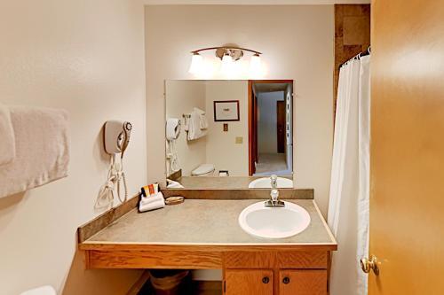 Antlers Condo Unit 15d